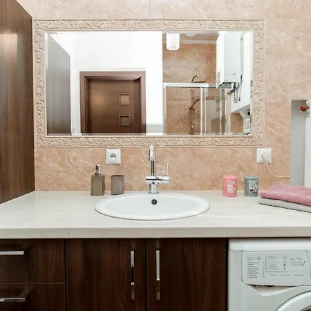 Hugona Apartment *