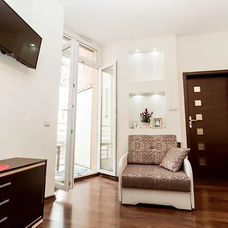 Hugona Apartment *