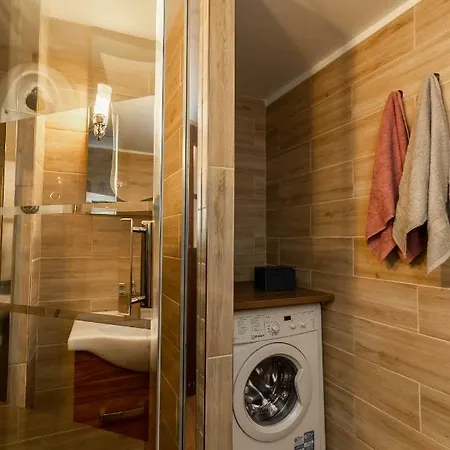 Hugona Apartment *